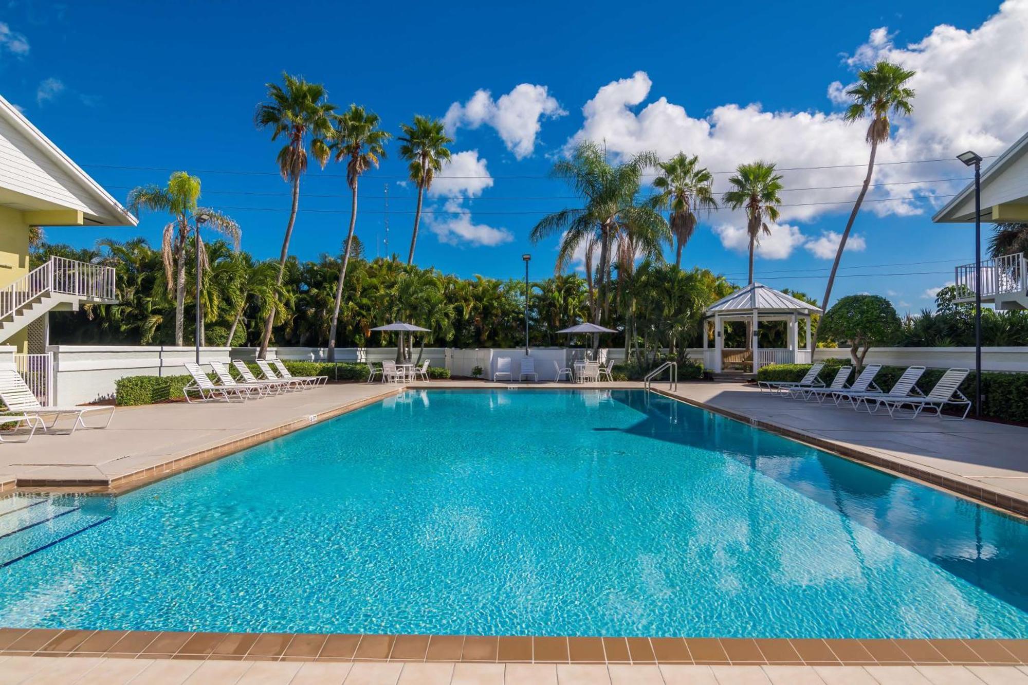 Best Western Port St. Lucie Екстериор снимка