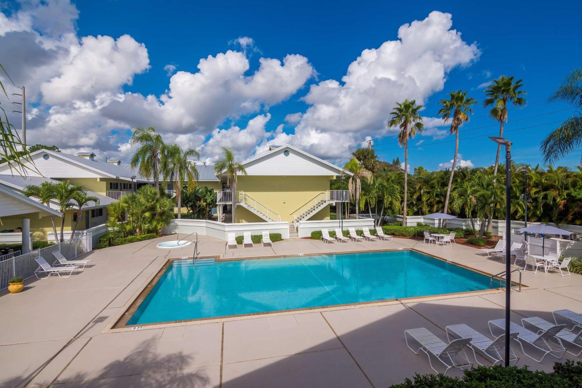 Best Western Port St. Lucie Екстериор снимка
