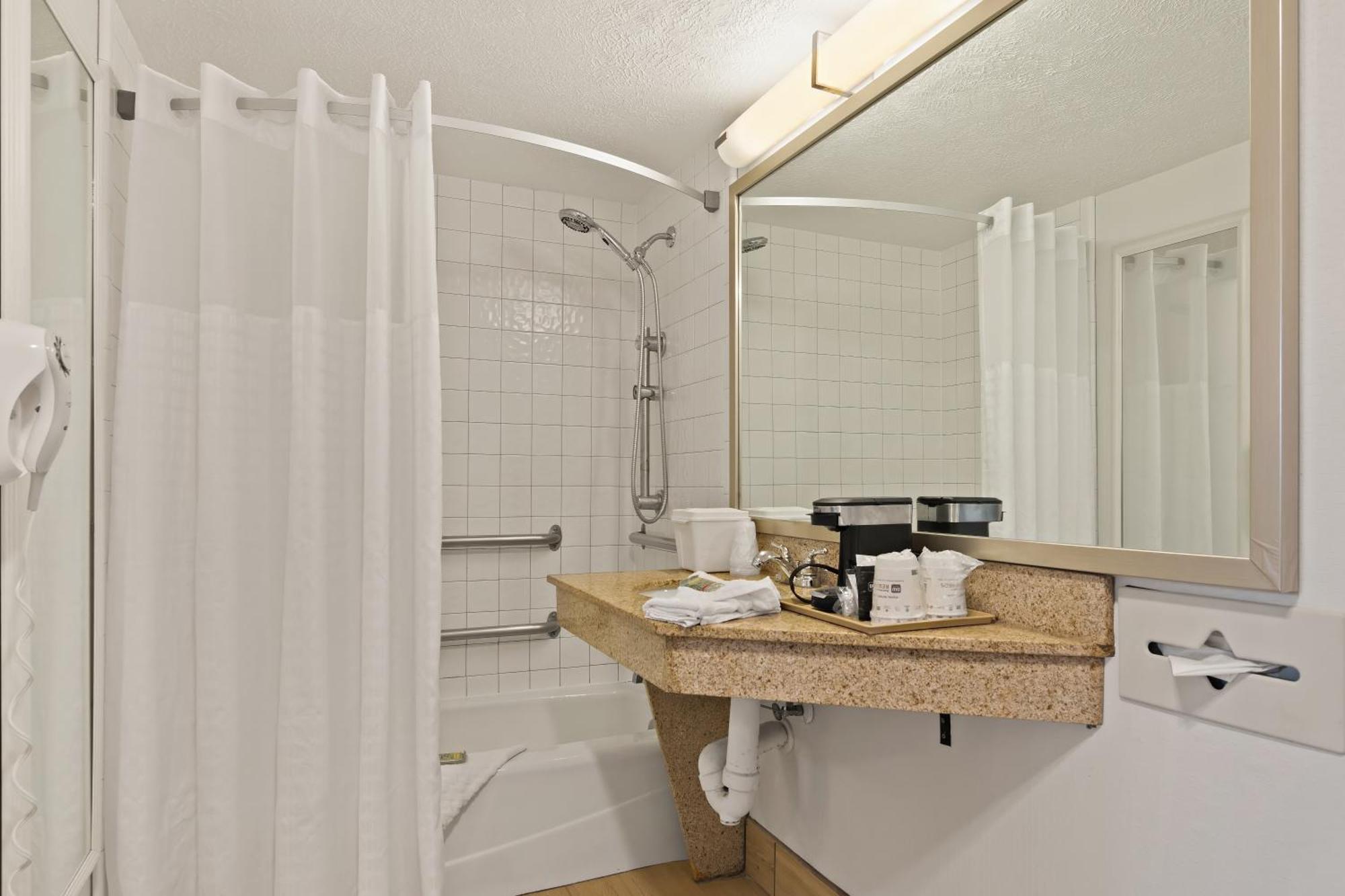Best Western Port St. Lucie Екстериор снимка