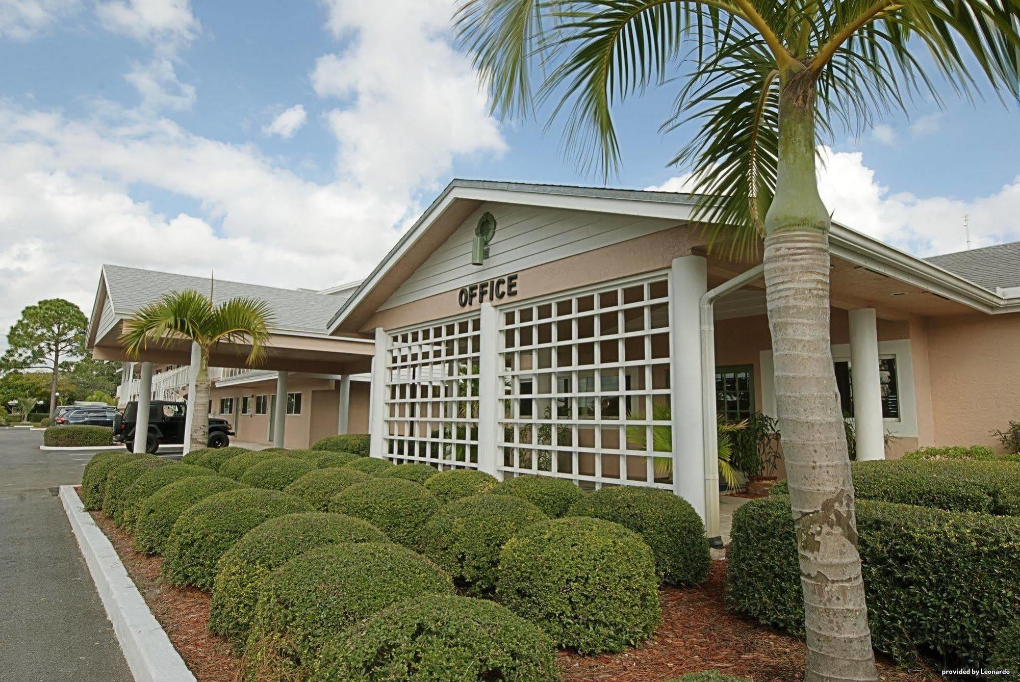 Best Western Port St. Lucie Екстериор снимка