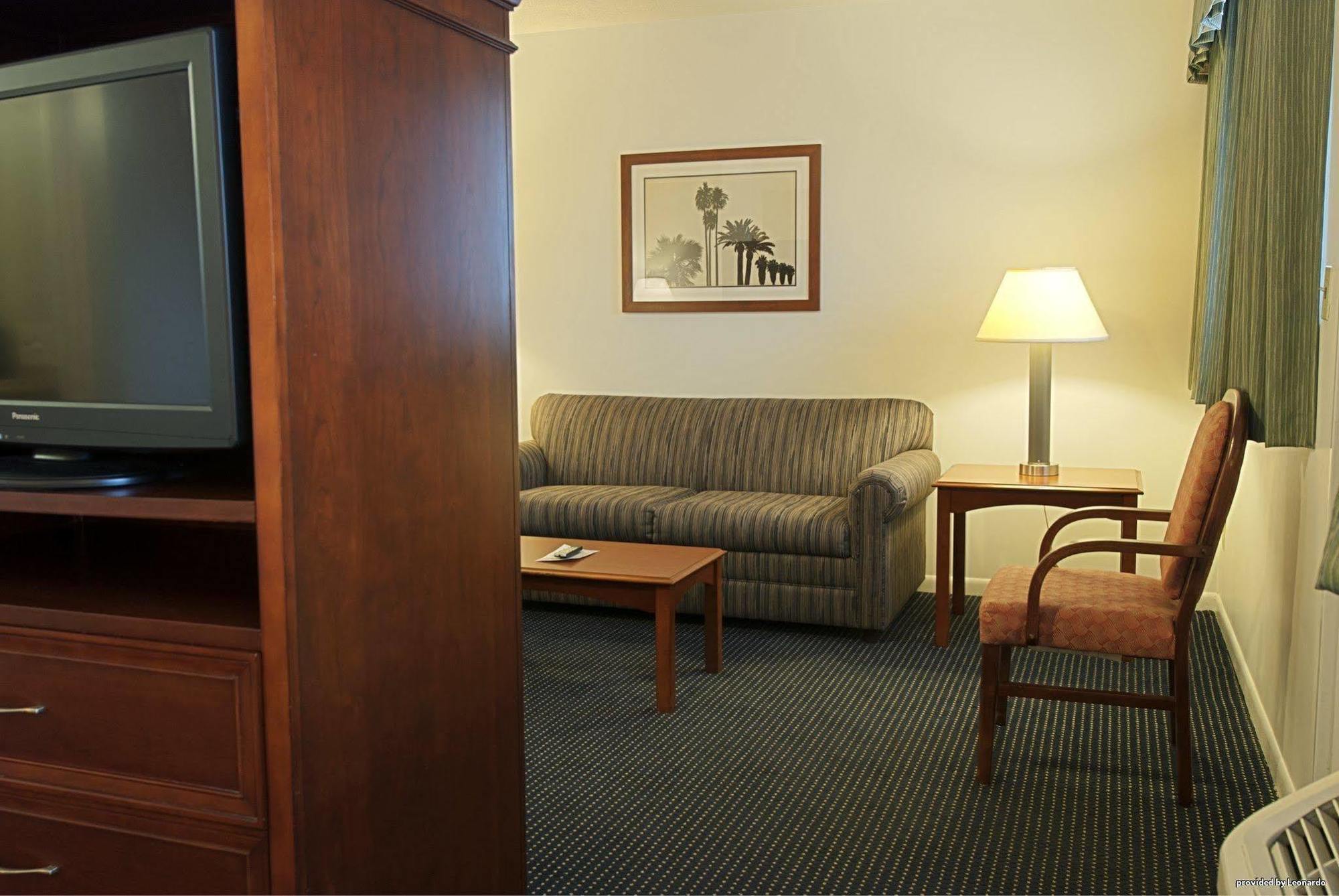 Best Western Port St. Lucie Екстериор снимка